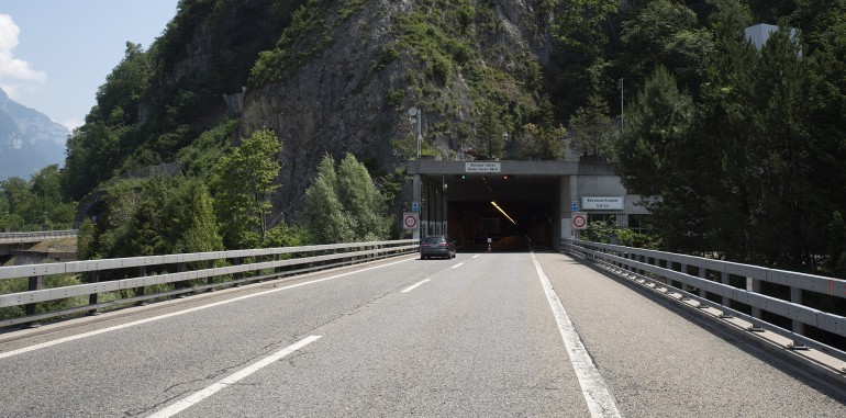 Portal Einfahrt Kerenzerbergtunnel