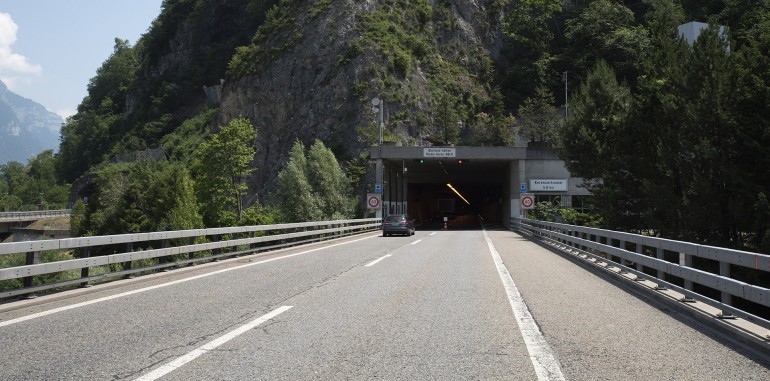 Portal Einfahrt Kerenzerbergtunnel 