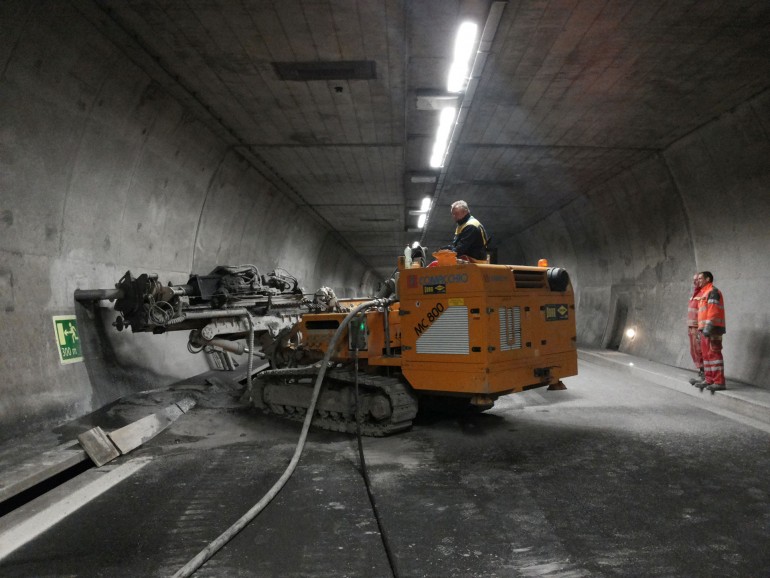 Sondierbohrungen im Kerenzerbergtunnel 